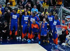 芝加哥公牛NBA战胜纽约尼克斯拉文三分命中(nba芝加哥公牛队) 芝加哥公牛NBA战胜纽约尼克斯拉文三分命中(nba芝加哥公牛队)